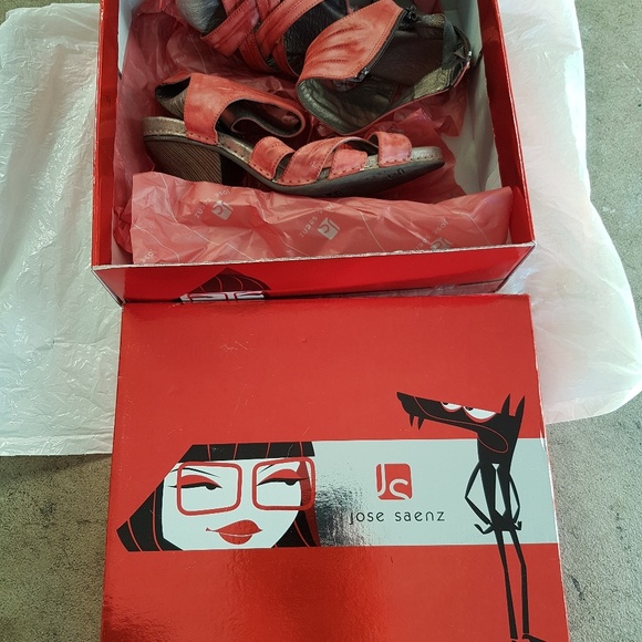 Sandals - Picture 2 of 7